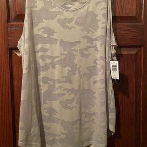 Torrid active camo top